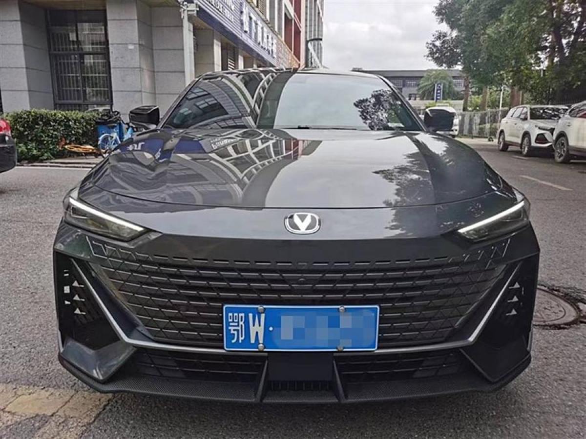 2022年10月長(zhǎng)安 長(zhǎng)安UNI-V  2022款 1.5T 尊貴型