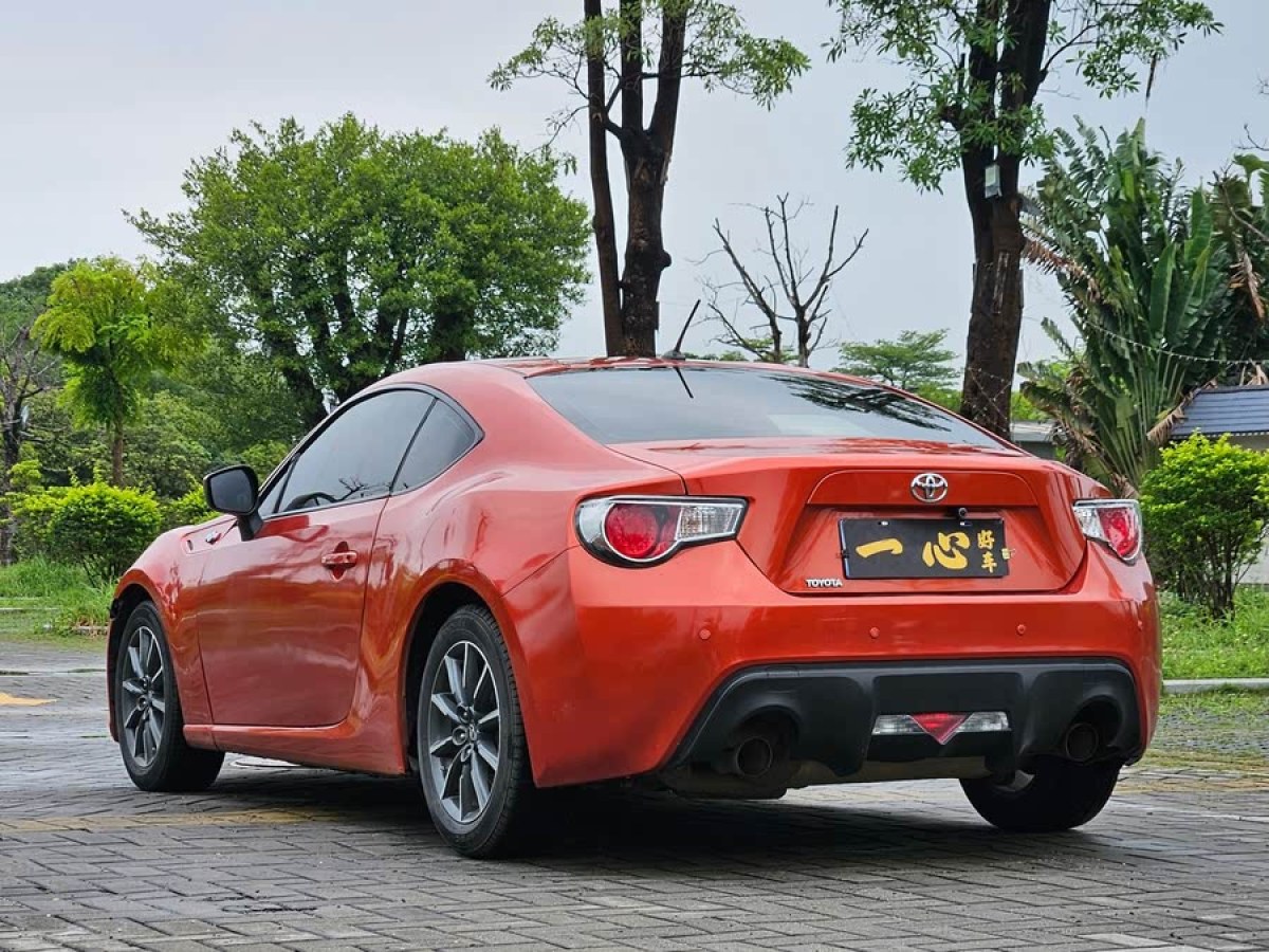 豐田 86  2013款 2.0L 自動(dòng)豪華型圖片