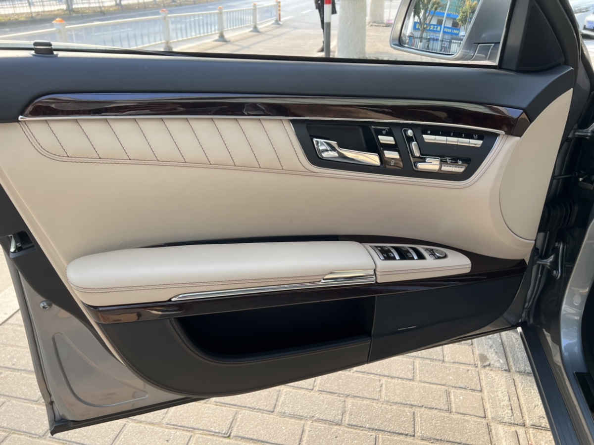 2015年6月奔驰 奔驰S级  2012款 S 600 L Grand Edition designo