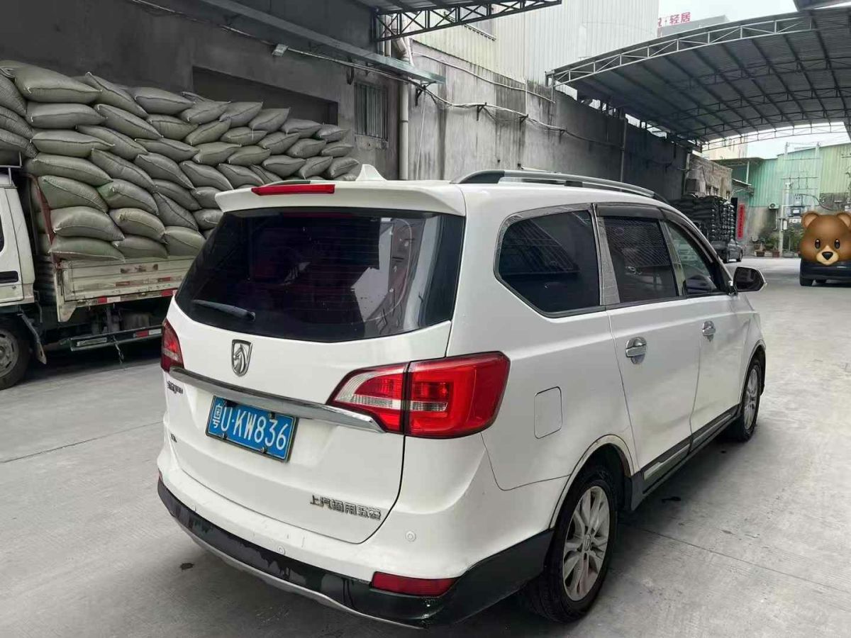 寶駿 730  2016款 1.5 標(biāo)準(zhǔn)型7-8座圖片