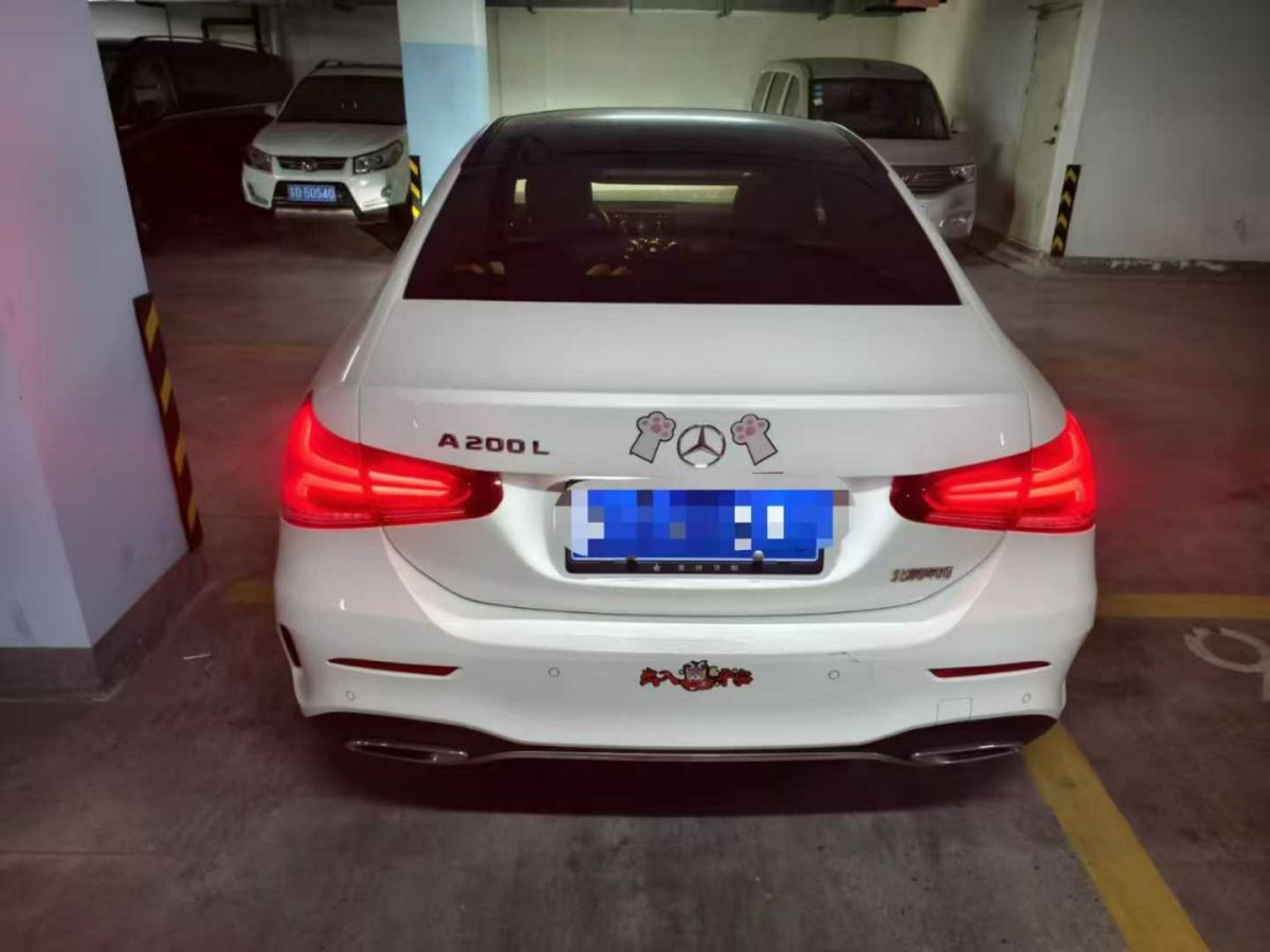 奔馳 奔馳A級  2019款  A 220 L 4MATIC 運動轎車圖片