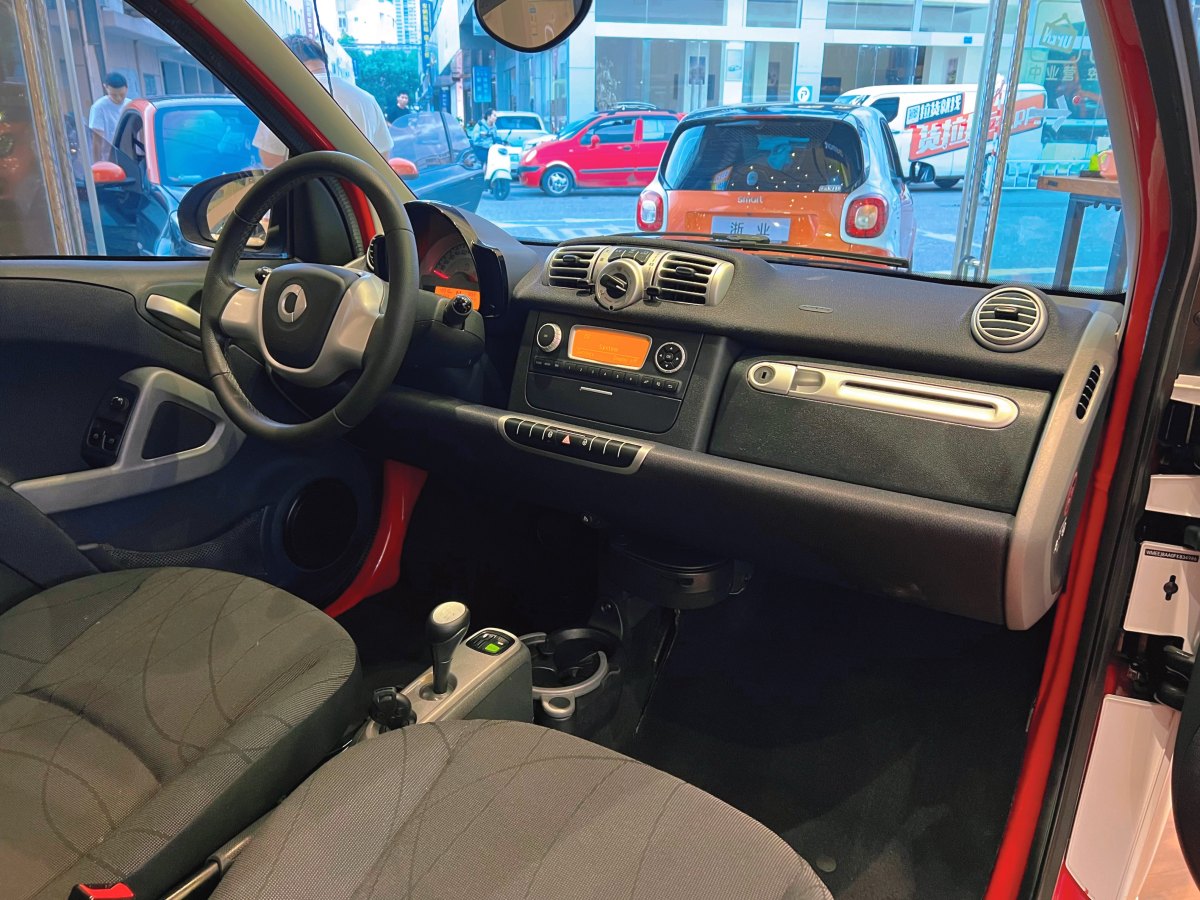 smart fortwo  2014款 1.0 MHD 硬頂城市光波激情版圖片