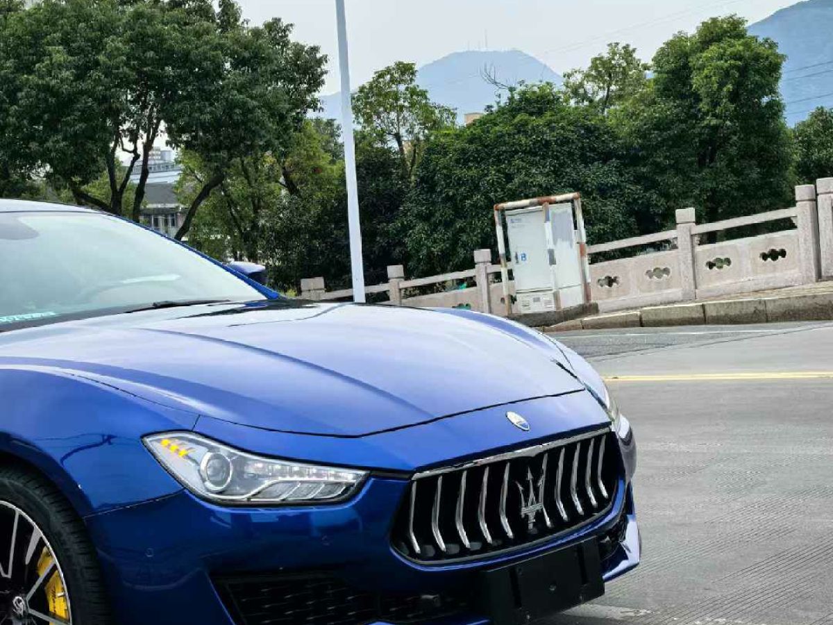 玛莎拉蒂 Ghibli  2019款  3.0T 350Hp 标准版图片