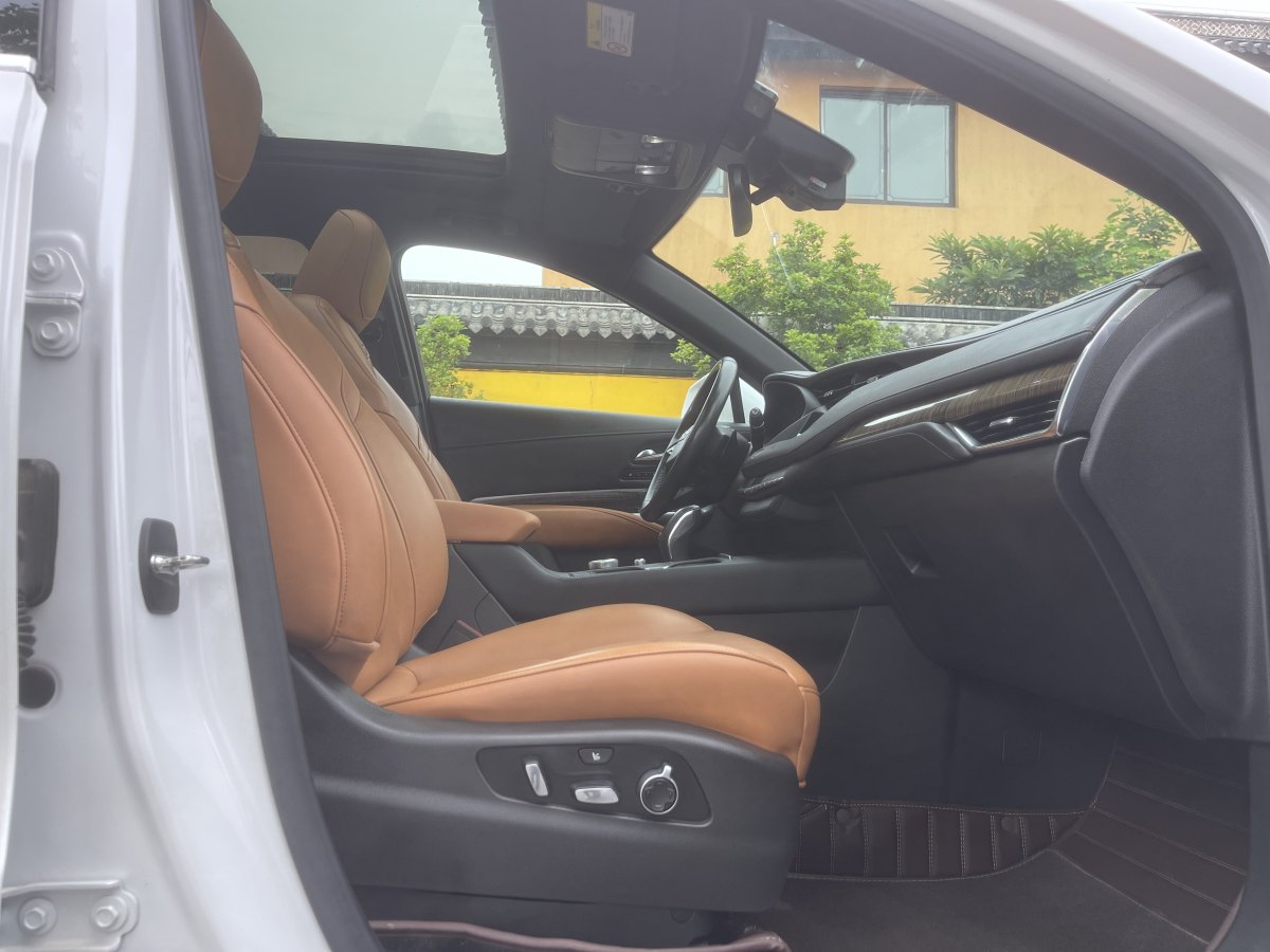 凯迪拉克 XT4  2018款 28T 四驱铂金版图片