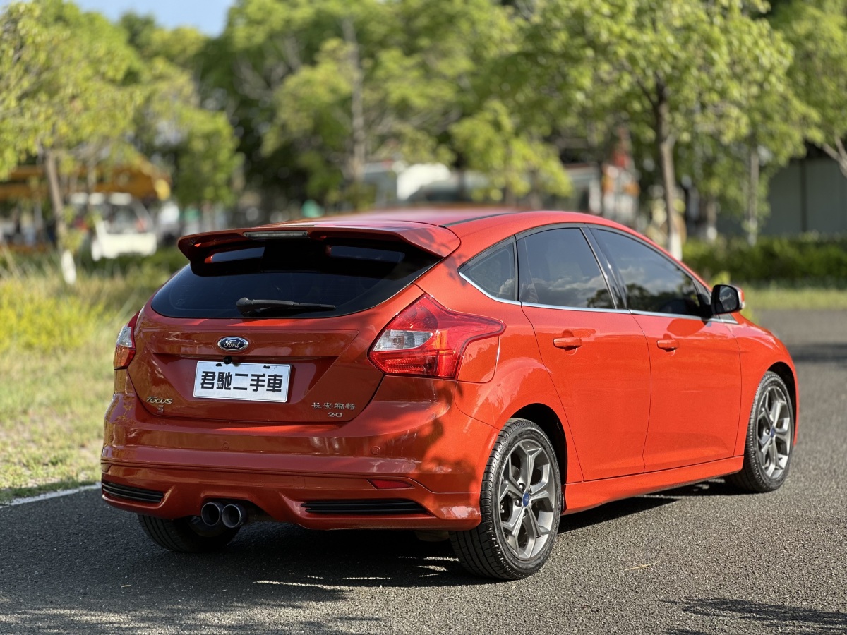 福特 ?？怂? 2012款 兩廂 2.0L 自動豪華運動型圖片