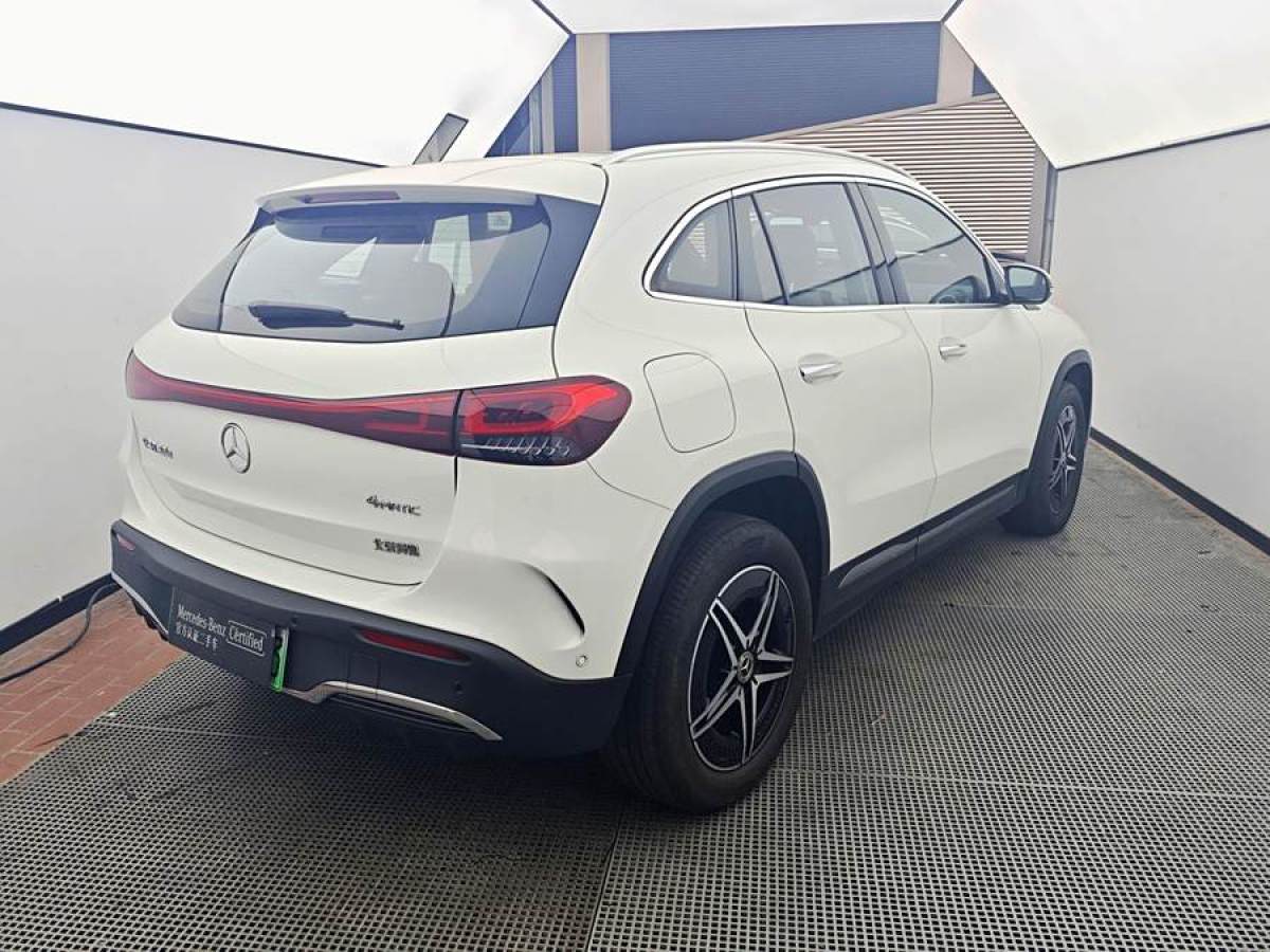 奔馳 奔馳EQA  2022款 EQA 300 4MATIC 首發(fā)特別版圖片