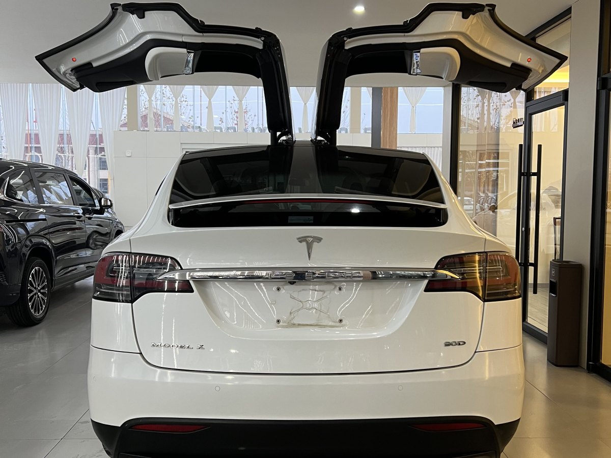 特斯拉 Model X  2016款 Model X 90D圖片