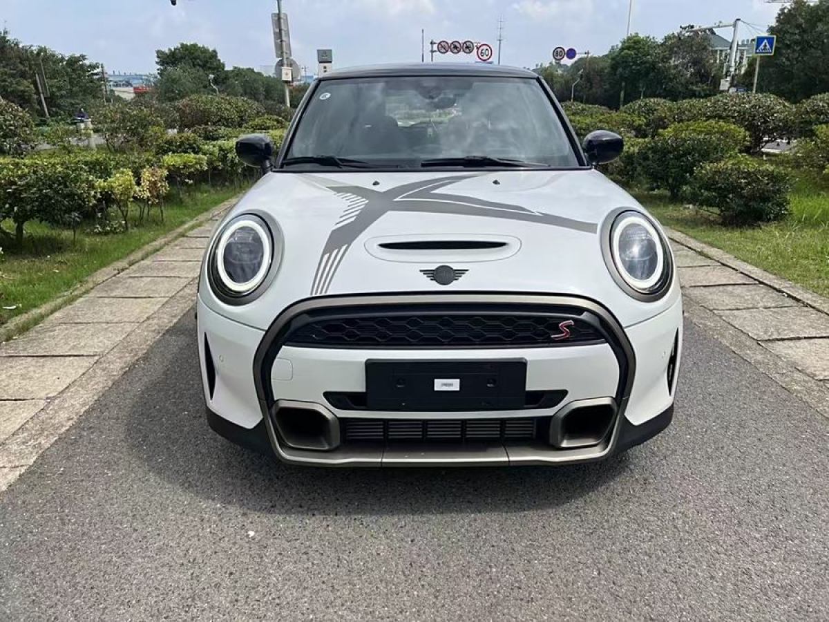 MINI MINI  2023款 改款 2.0T COOPER S 藝術(shù)家圖片