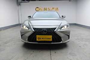 ES 雷克薩斯 300h 卓越版