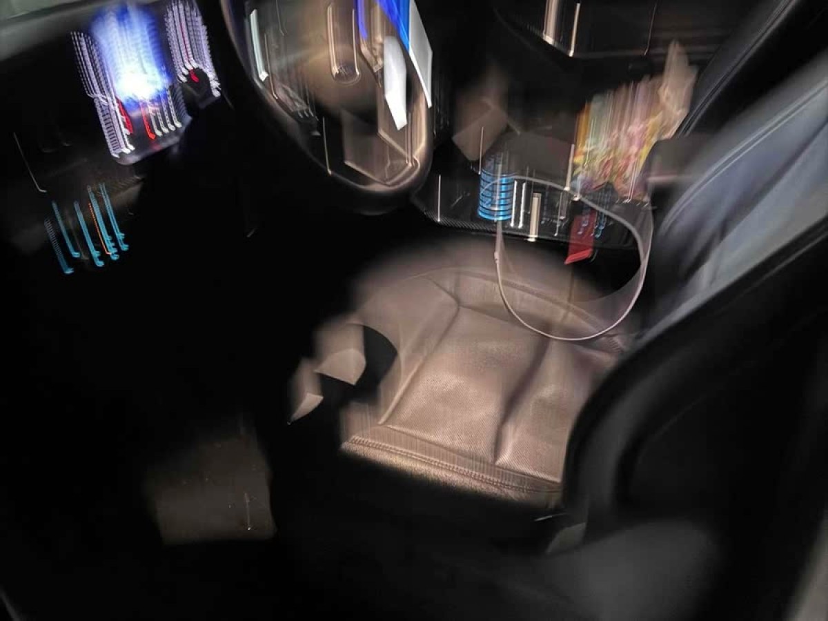 福特 探險(xiǎn)者  2023款 EcoBoost 285 后驅(qū)風(fēng)尚版 6座圖片