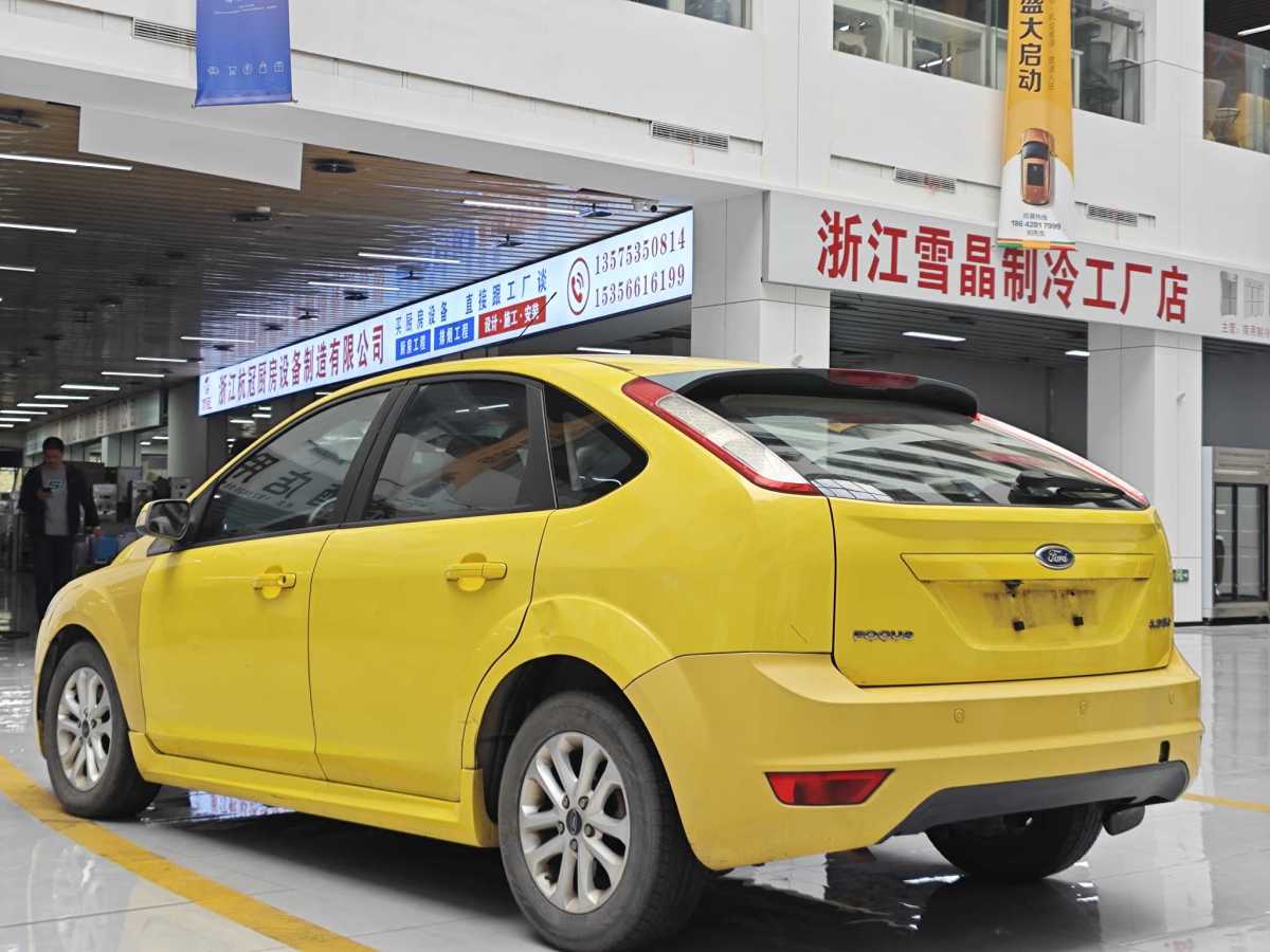 福特 ?？怂? 2011款 兩廂 1.8L 自動(dòng)時(shí)尚型圖片