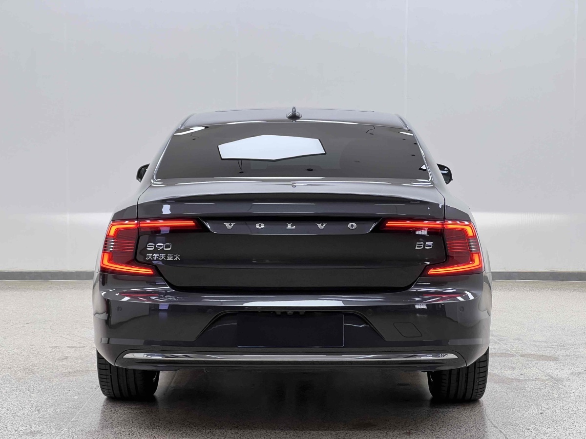 沃爾沃 S90  2023款 B5 智遠(yuǎn)豪華版圖片