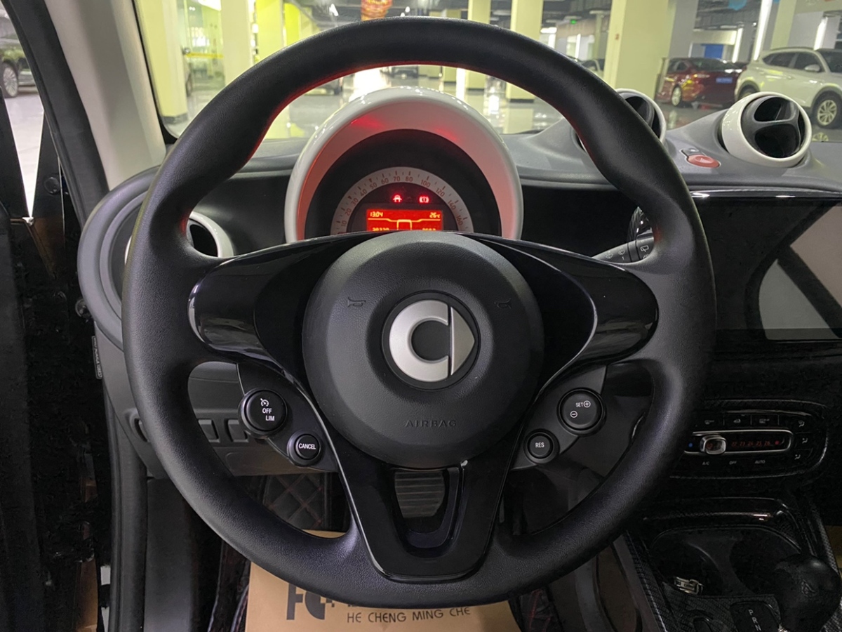 2016年12月smart fortwo  2015款 1.0L 52千瓦硬頂靈動(dòng)版