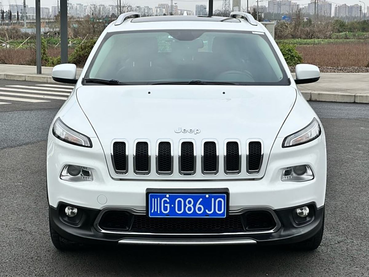 Jeep 自由光  2017款 2.0L 優(yōu)越版圖片