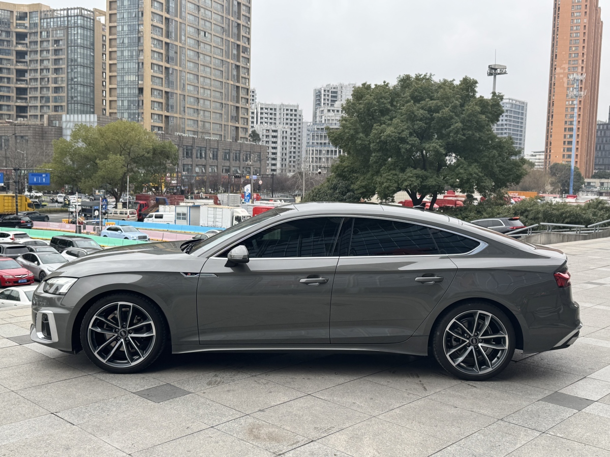 奧迪 奧迪A5  2023款 Sportback 40 TFSI quattro 豪華動感型圖片