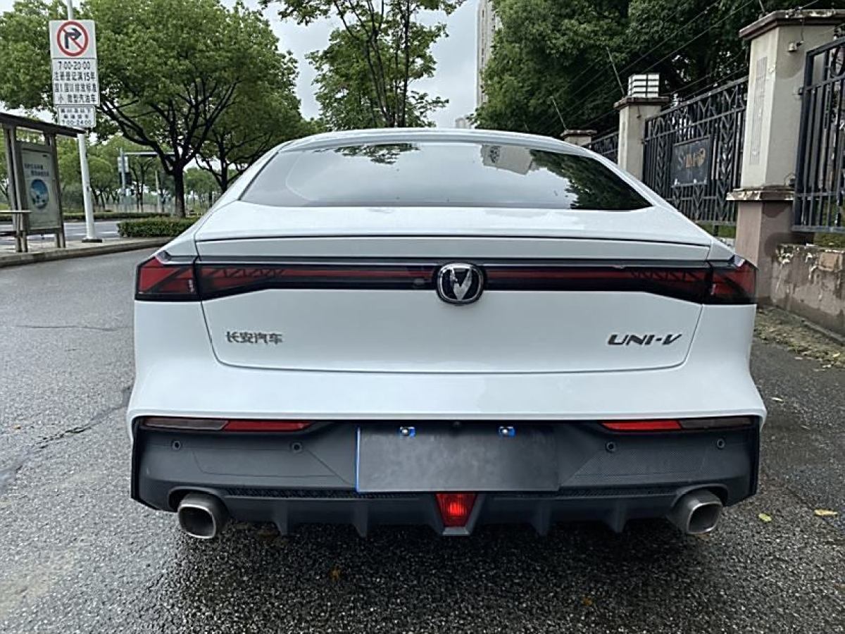 長(zhǎng)安 長(zhǎng)安UNI-V  2022款 1.5T 卓越型圖片