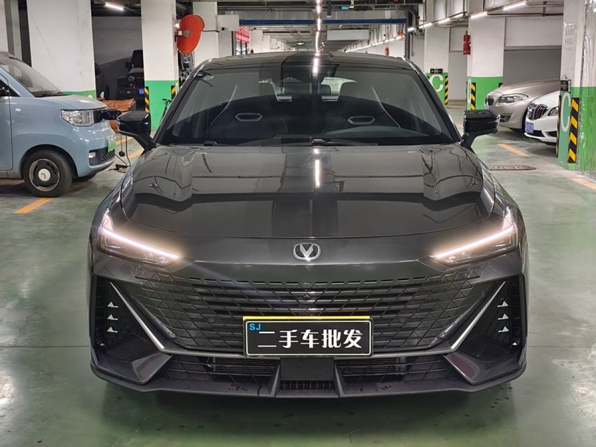 長安 長安UNI-V  2022款 1.5T 智慧領(lǐng)航型圖片