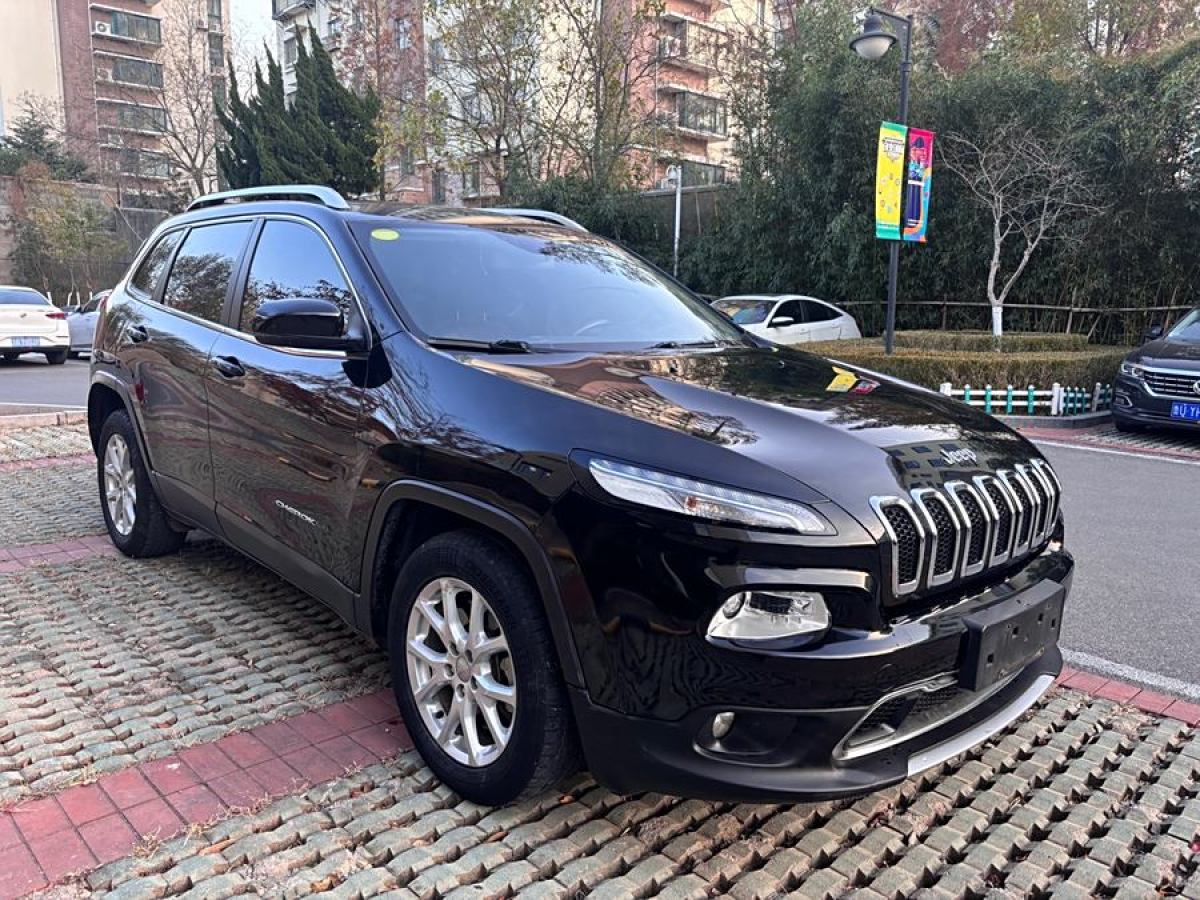 Jeep 自由光  2017款 2.0L 優(yōu)越版圖片