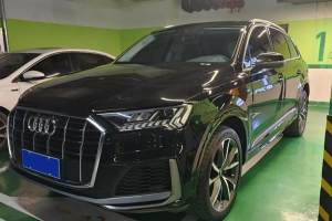 奧迪Q7 奧迪 55 TFSI quattro S line運(yùn)動(dòng)型