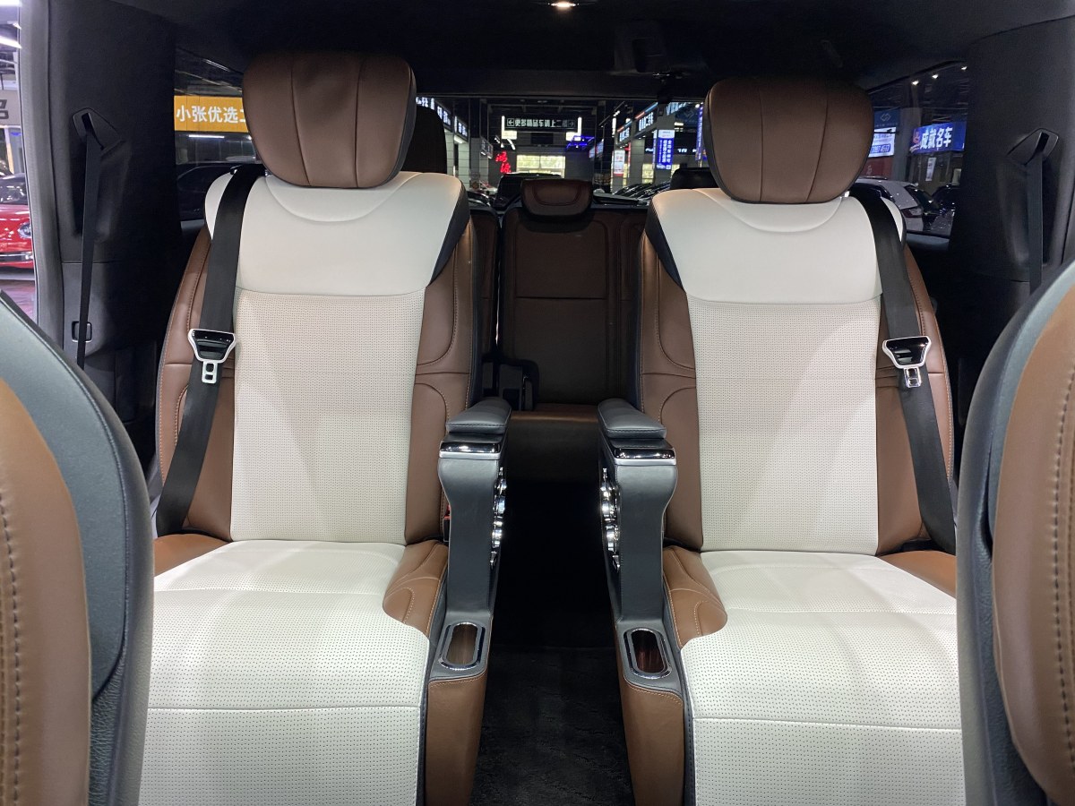 林肯 領(lǐng)航員  2022款 3.5T 尊耀版圖片