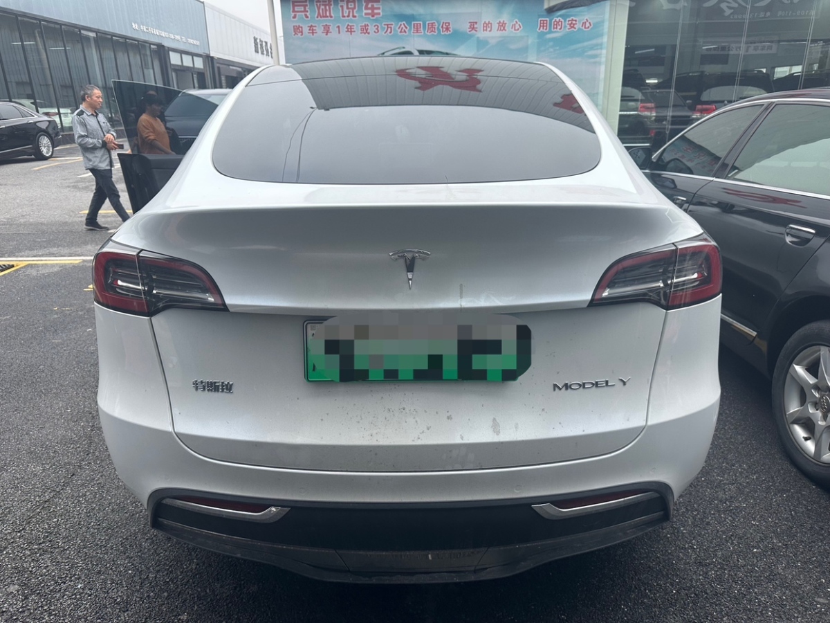 特斯拉 Model Y  2021款 改款 標(biāo)準(zhǔn)續(xù)航后驅(qū)升級(jí)版圖片