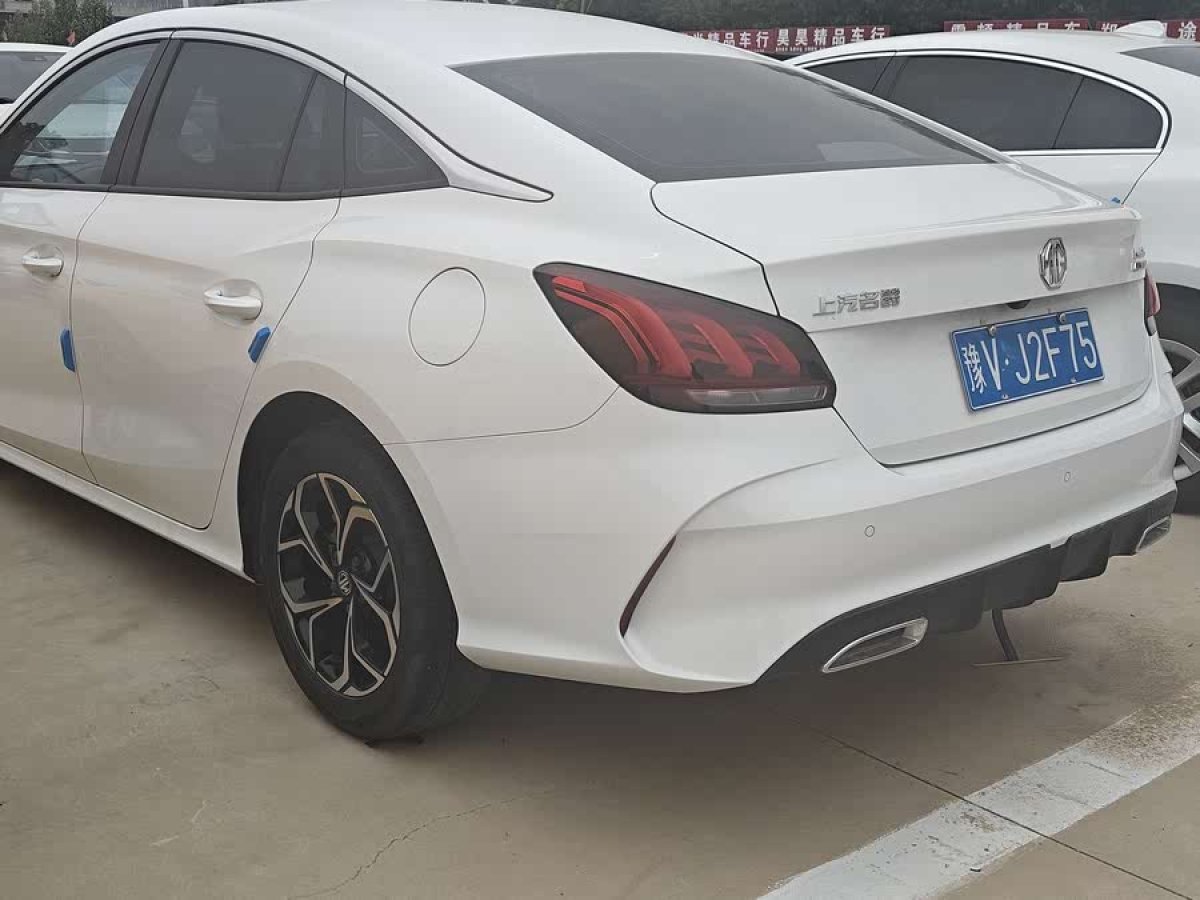 名爵 名爵5  2023款 180DVVT 手動(dòng)青春風(fēng)尚版圖片