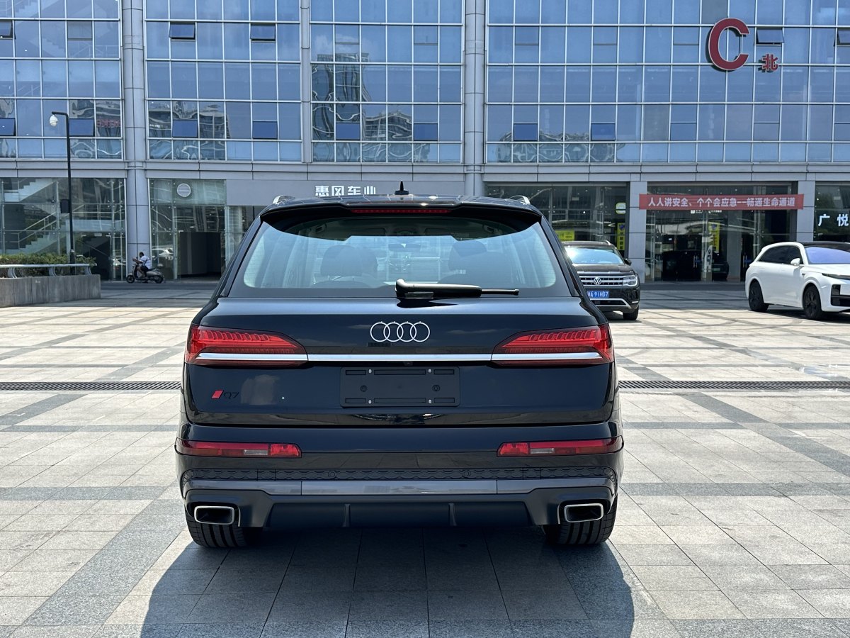 奥迪 奥迪Q7  2023款 45 TFSI quattro S line运动型图片