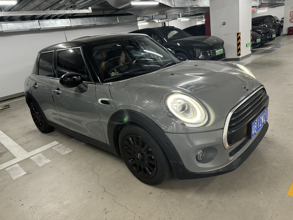 MINI MINI  2021款 1.5T COOPER 經(jīng)典派 五門版圖片