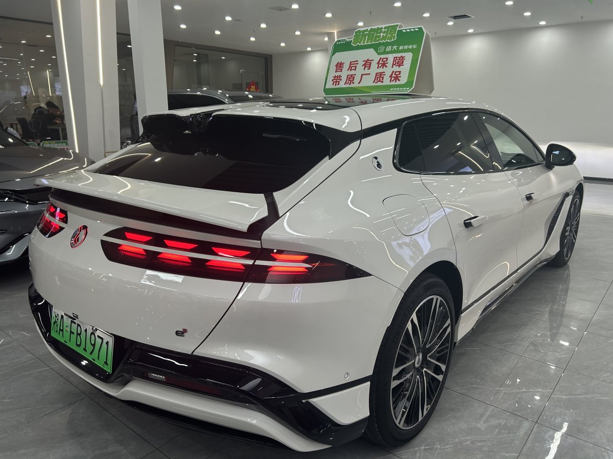 騰勢 騰勢Z9GT  2024款 1100四驅(qū)Ultra版圖片