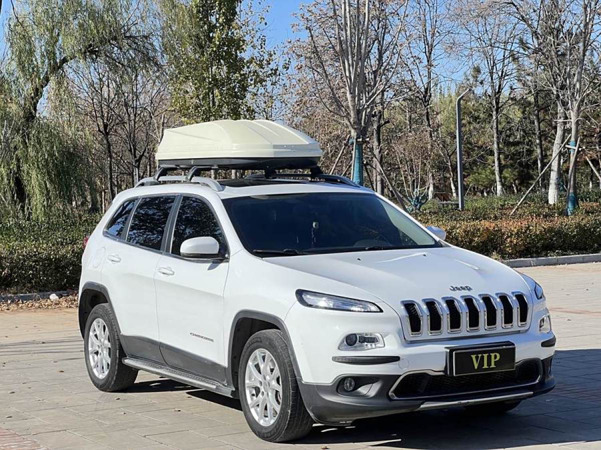 Jeep 自由光  2017款 2.0L 優(yōu)越版圖片