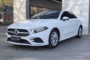 奔馳A級(jí) 奔馳 A 200 L 運(yùn)動(dòng)轎車(chē)時(shí)尚型