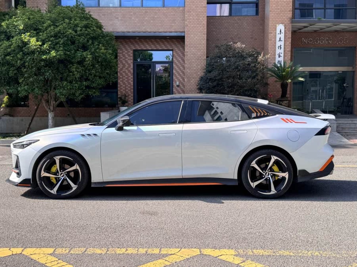 長(zhǎng)安 長(zhǎng)安UNI-V  2023款 2.0T 鋒速版圖片