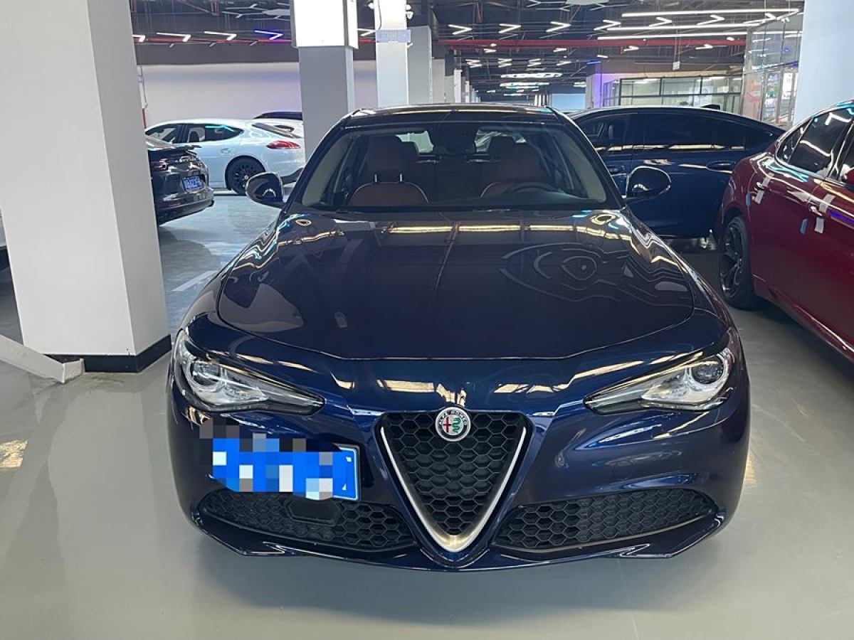 2017年3月阿爾法·羅密歐 Giulia  2017款 2.0T 280HP 豪華版