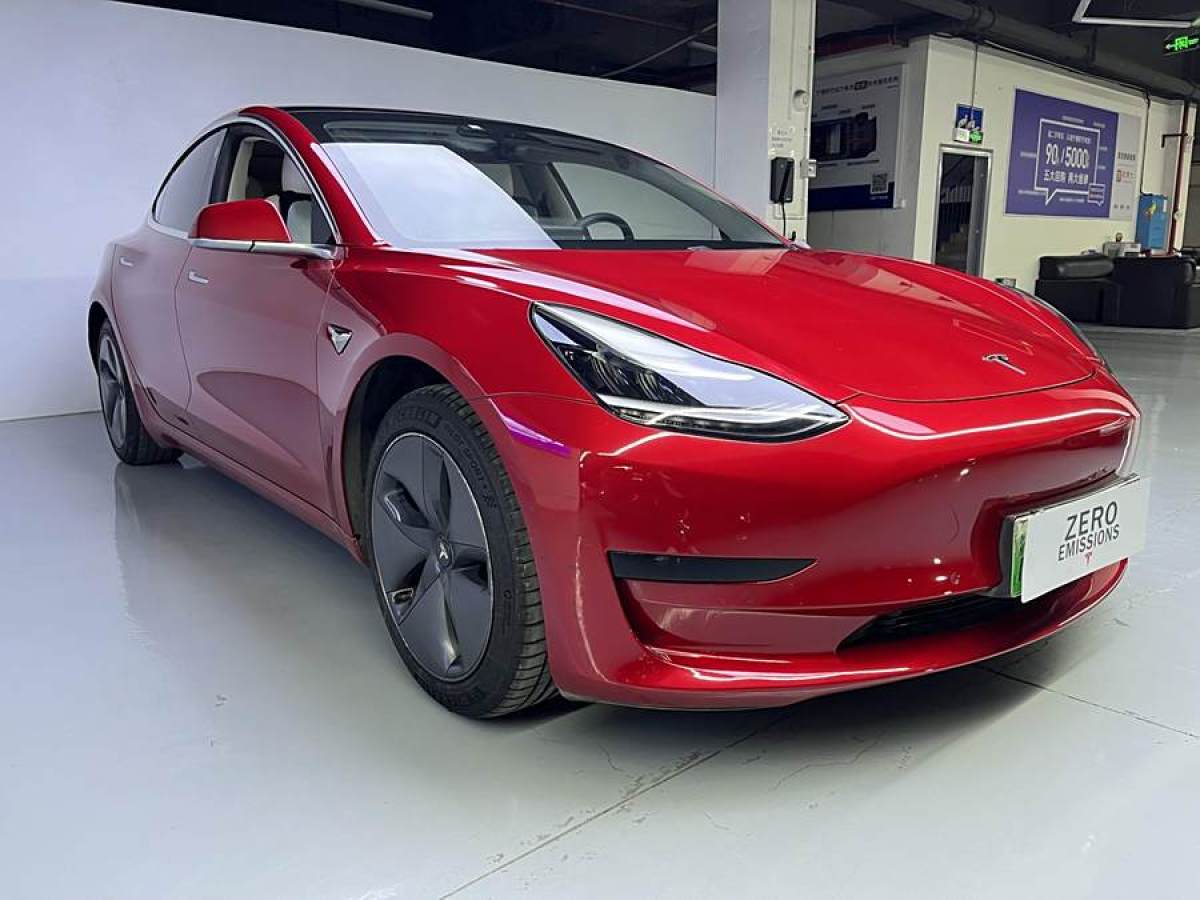 特斯拉 Model 3  2020款 改款 標(biāo)準(zhǔn)續(xù)航后驅(qū)升級(jí)版圖片