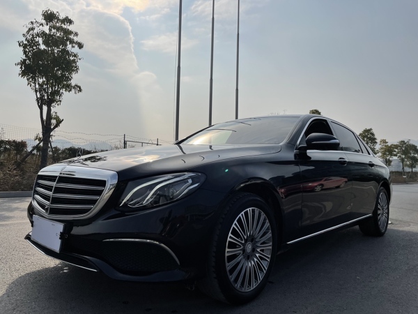 奔驰 奔驰E级  2020款 E 300 L 豪华型