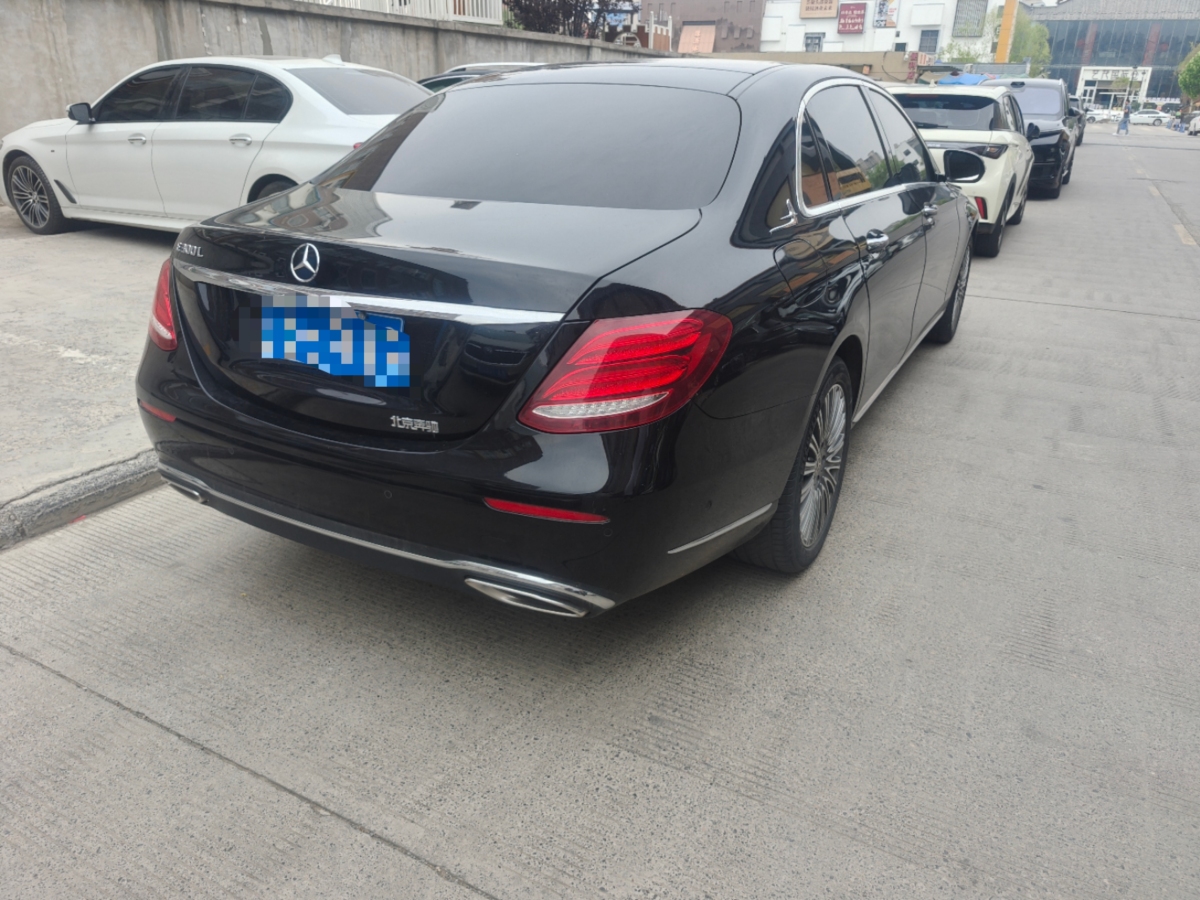 奔馳 奔馳E級  2020款 改款 E 300 L 時尚型圖片