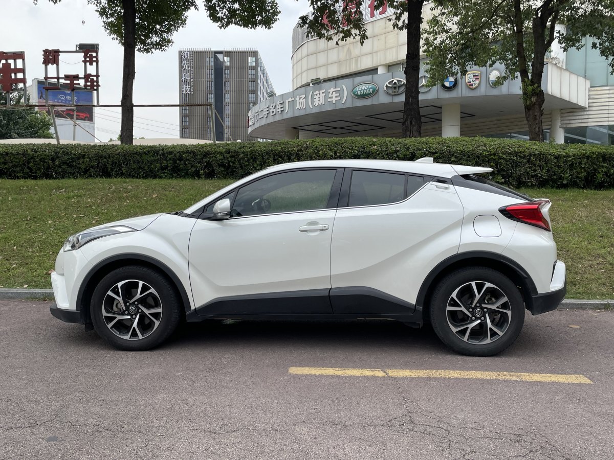 豐田 C-HR  2020款 2.0L 豪華版圖片