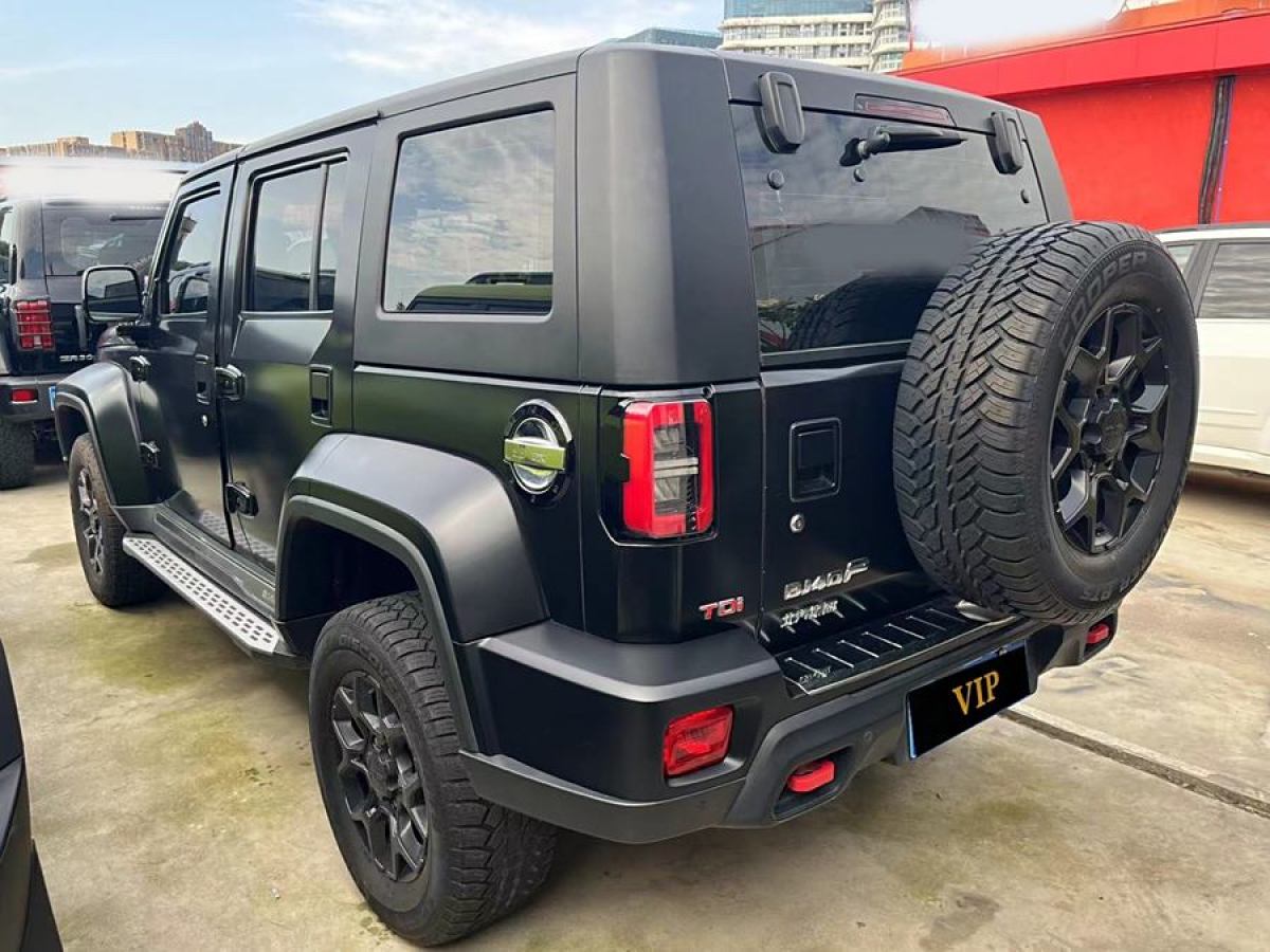 北京 BJ40  2022款 2.0T 自動四驅(qū)環(huán)塔冠軍版圖片