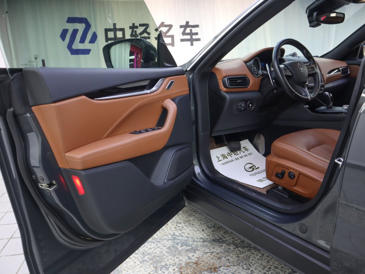 瑪莎拉蒂 Levante  2018款 3.0T 350Hp 標(biāo)準(zhǔn)版圖片