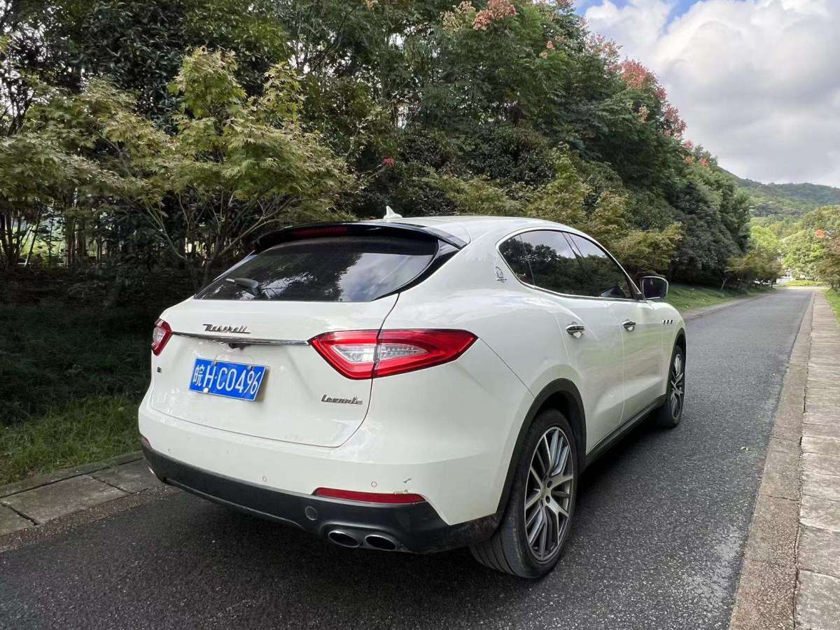 瑪莎拉蒂 Levante  2018款 3.0T 經(jīng)典版圖片