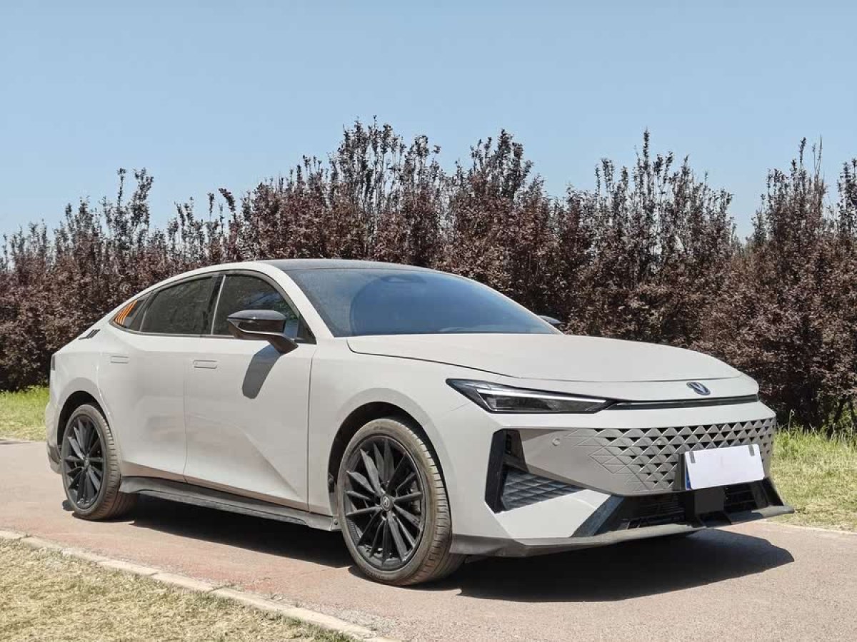 長安 長安UNI-V  2024款 1.5T 尊貴運動型圖片
