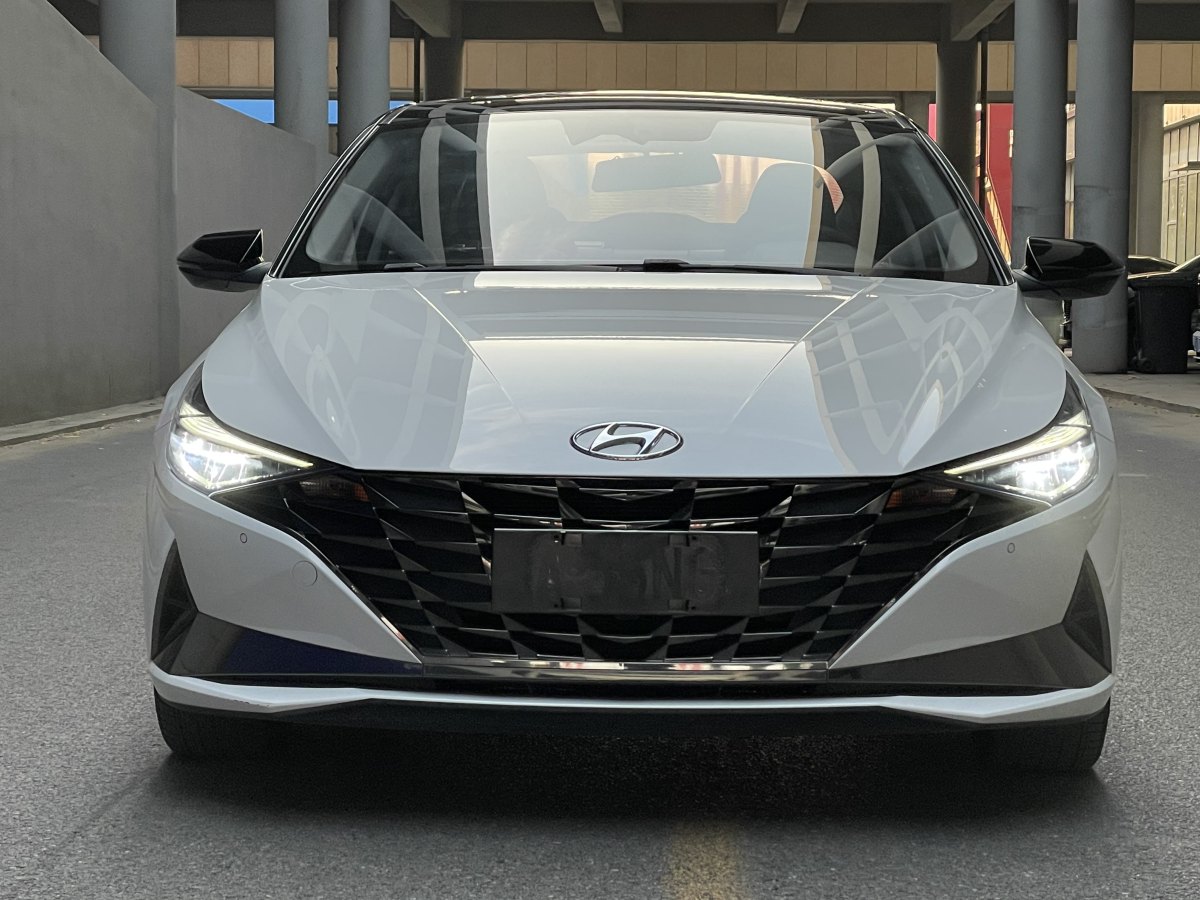 現(xiàn)代 伊蘭特  2021款 1.5L LUX尊貴版圖片