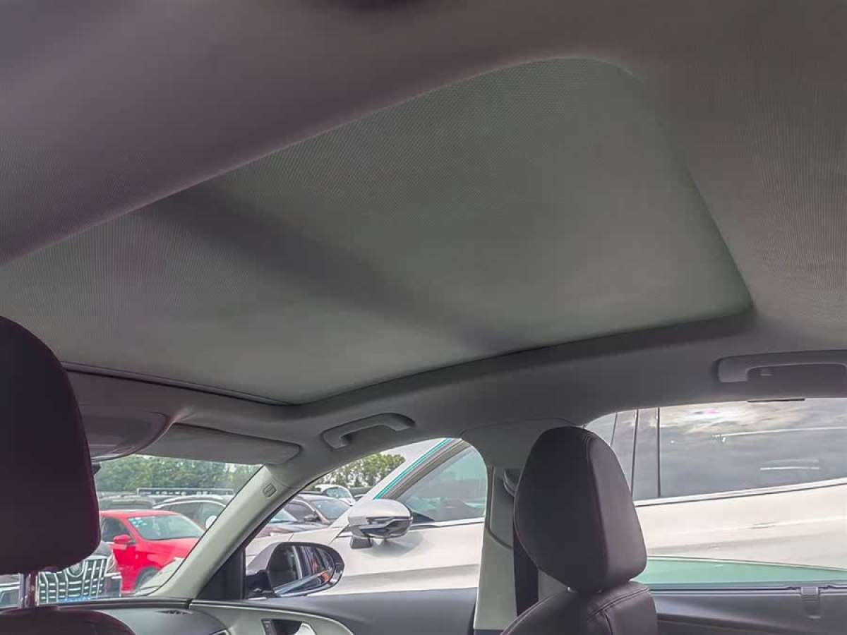 奧迪 奧迪A6L  2012款 TFSI 標(biāo)準(zhǔn)型圖片