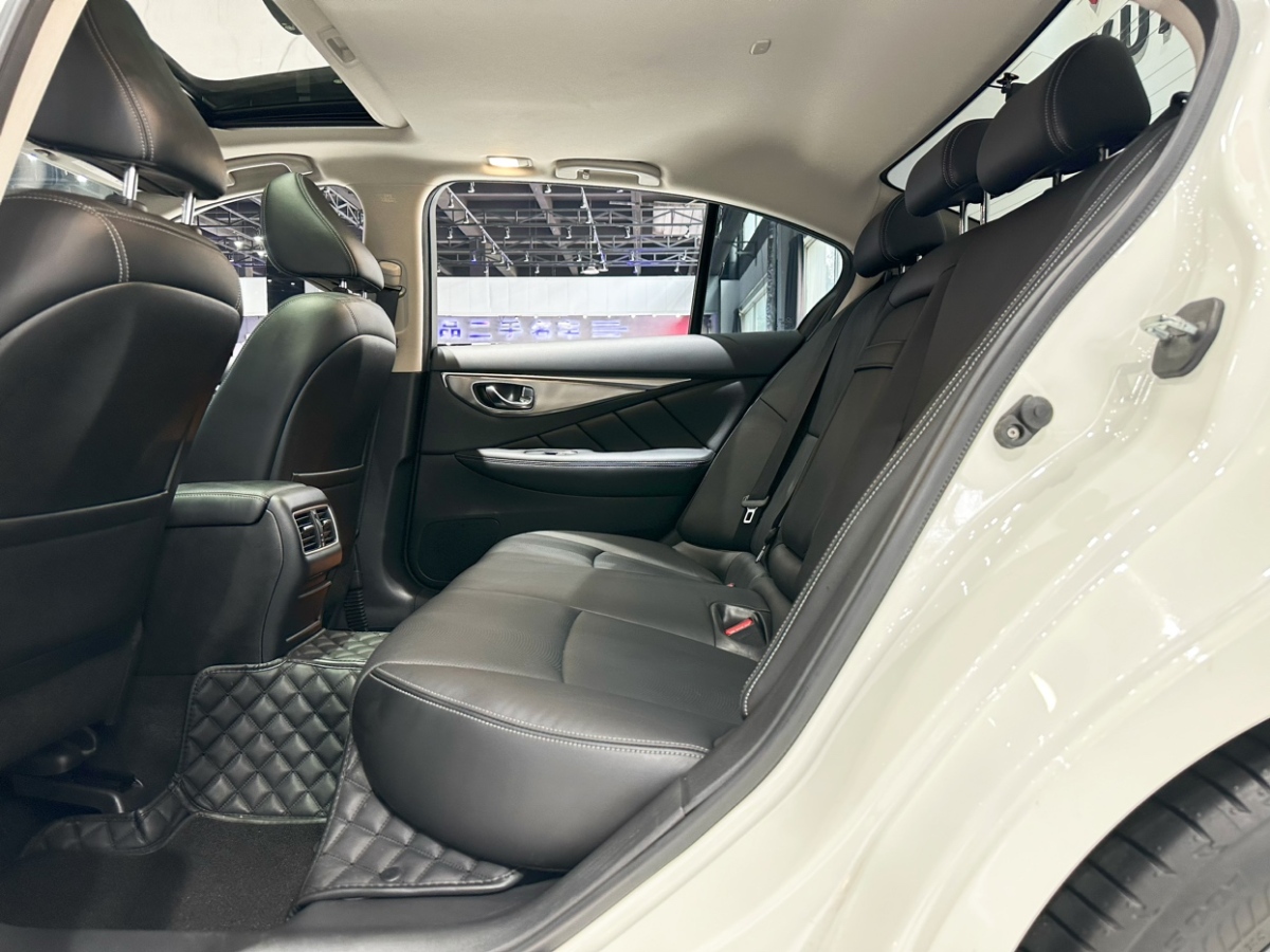 英菲尼迪 Q50L  2022款 2.0T 進(jìn)享版圖片