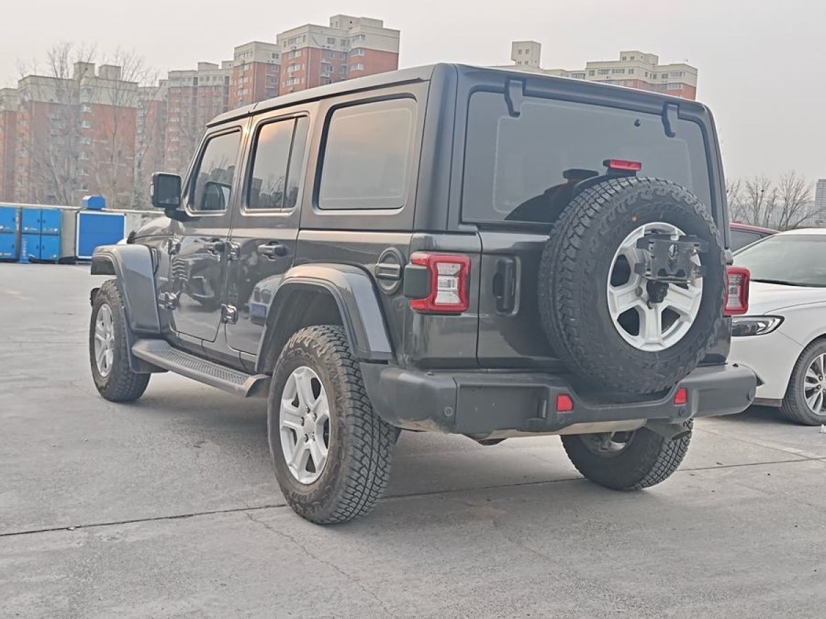 Jeep 牧馬人  2019款 2.0T Sahara 四門版 國(guó)VI圖片