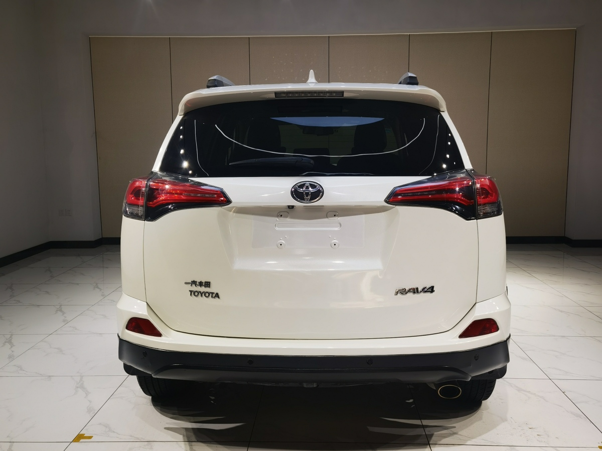 丰田 RAV4  2018款 荣放 2.0L CVT两驱风尚X版图片