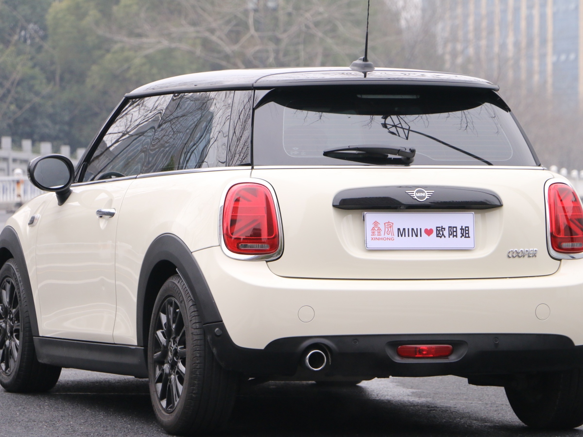 MINI COUNTRYMAN  2018款 1.5T COOPER 經(jīng)典派圖片