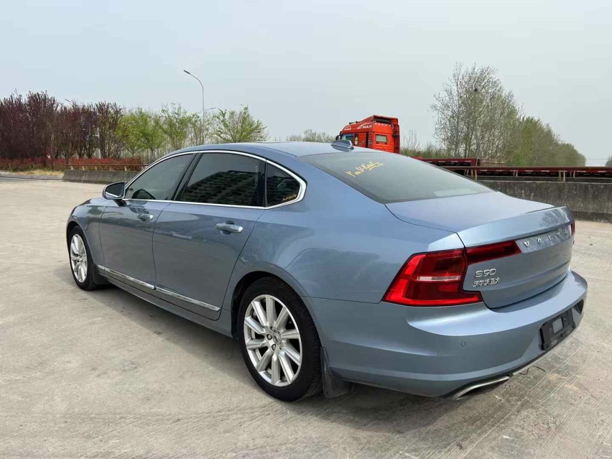 沃爾沃 S90  2019款 T4 智逸版圖片