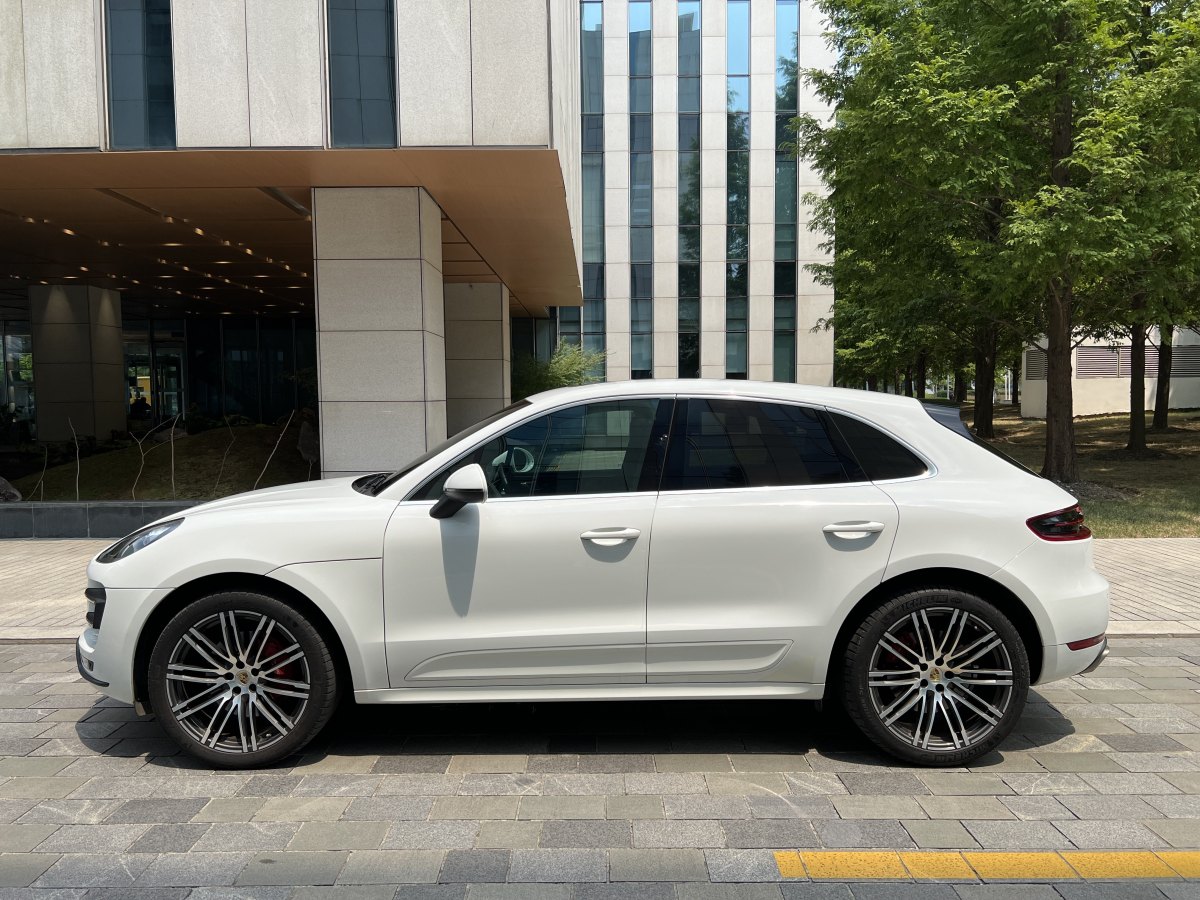 2019年3月保時(shí)捷 Macan  2017款 Macan Turbo 3.6T