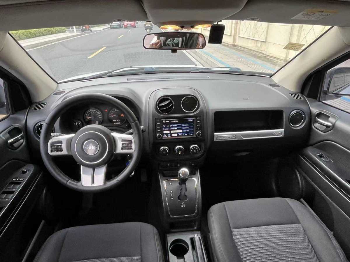 2013年12月Jeep 指南者  2013款 2.4L 四驱运动版
